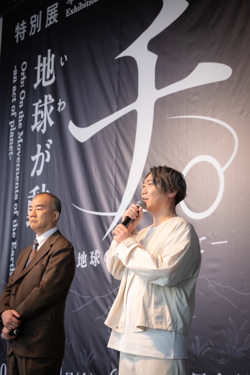 左から宇宙飛行士の野口聡一氏、小西克幸。