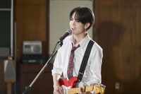 綱啓永演じる悠。