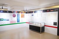 「庵野秀明 企画・プロデュース／放送50周年記念『宇宙戦艦ヤマト 全記録展』」7階の展示スペースより「発進」コーナー。