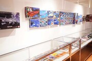 「庵野秀明 企画・プロデュース／放送50周年記念『宇宙戦艦ヤマト 全記録展』」2階の展示スペースの様子。