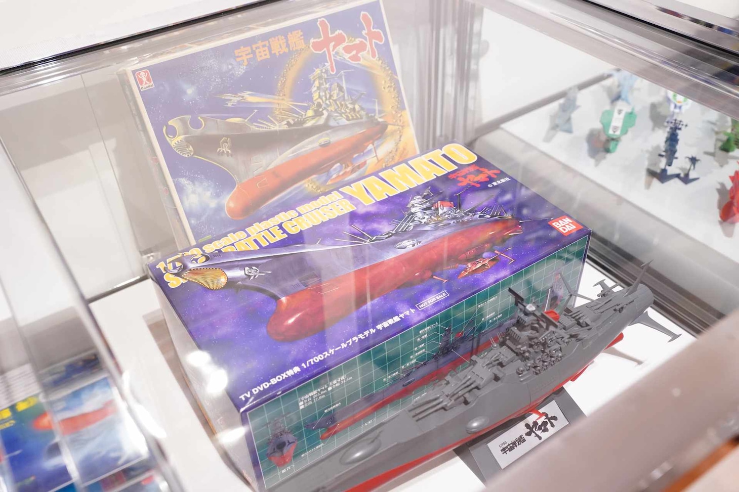 「庵野秀明 企画・プロデュース／放送50周年記念『宇宙戦艦ヤマト 全記録展』」2階の展示スペースの様子。