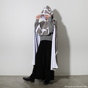 「魔法陣グルグル ミウチャのブランケット」の着用イメージ。