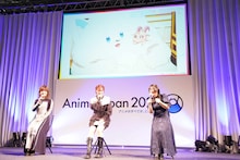 左から石見舞菜香、小市眞琴、津田美波。