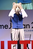 レゴシとその背後に隠れる小林親弘。