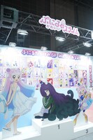 TOHO animationブース「ぷにるはかわいいスライム」展示の様子。 (c) まえだくん／小学館／ぷにる製作委員会