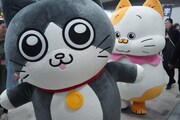 「ファミリーアニメフェスタ2025」プンちゃん、てぷちゃんのグリーティングの様子。(c)やじま/ねこおじ製作委員会