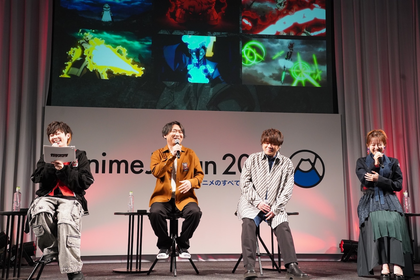 左から市川蒼、小西克幸、松岡禎丞、花守ゆみり。