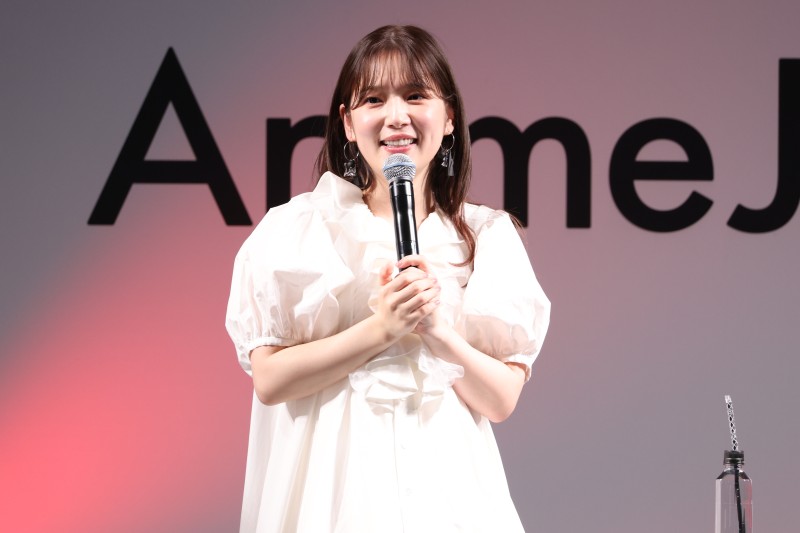 内田真礼