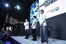 奥から手前の順で逢坂良太、島崎信長、櫻井孝宏。