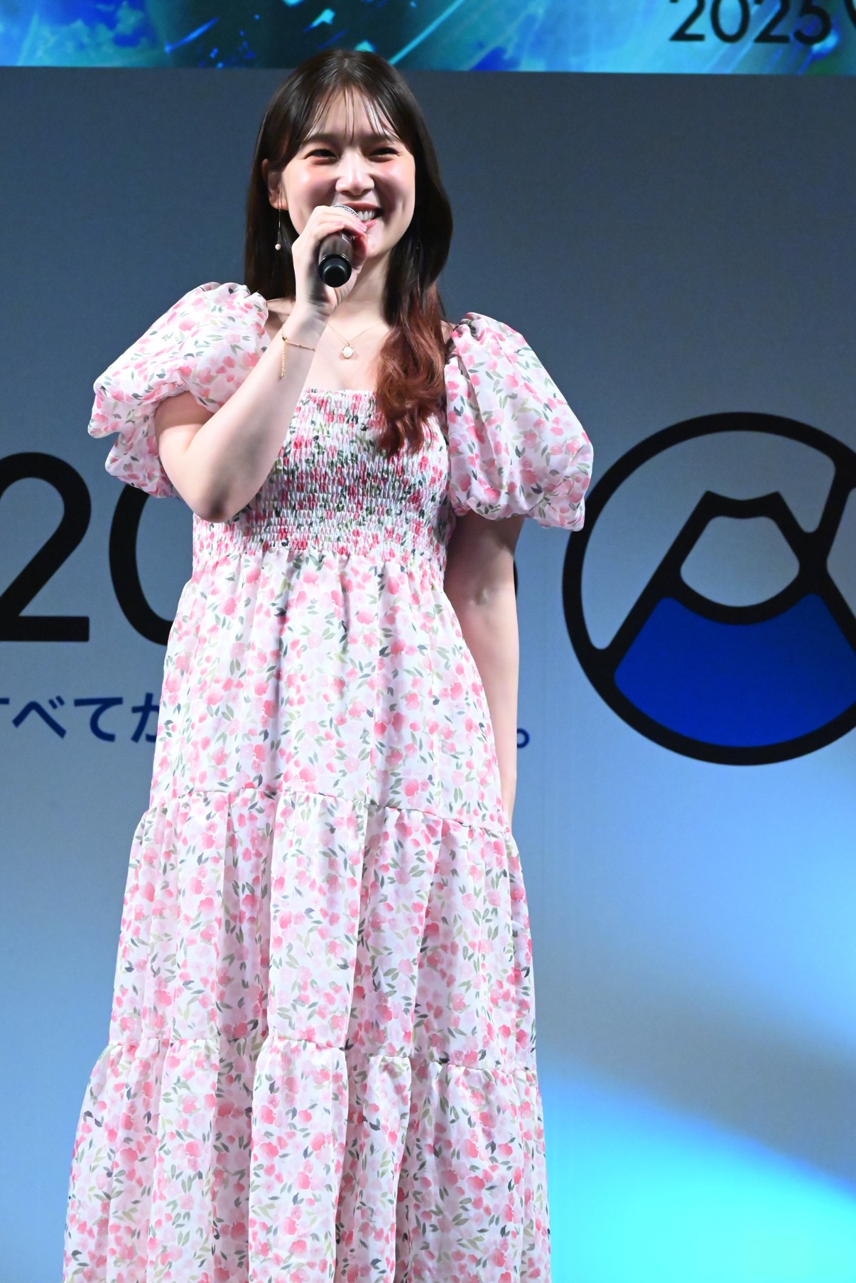 内田真礼