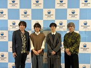 左から成田狂児役の小野大輔、岡聡実役の堀江瞬、林美良役小野賢章、二階堂明役の岡本信彦。