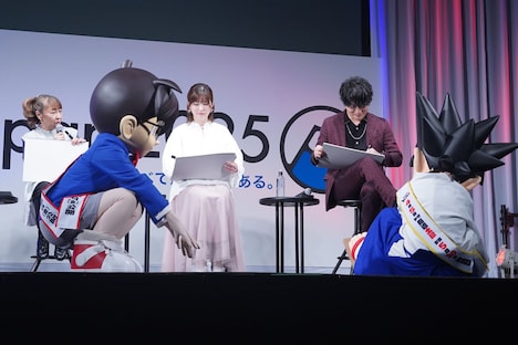 高山はコナンと刃の動きに合わせて即興かつ1人2役で声をあて、プロの技術を覗かせた。