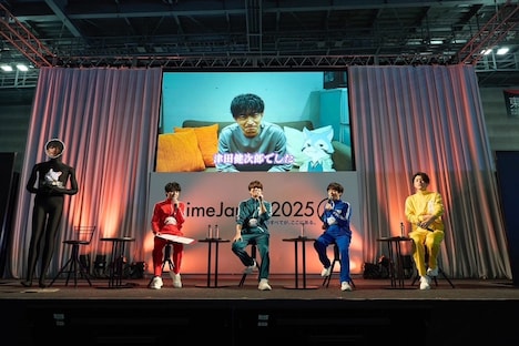 映画「女神降臨」を宣伝した津田健次郎。