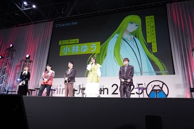 左から花澤香菜、小野友樹、関智一、小林ゆう、松岡禎丞。