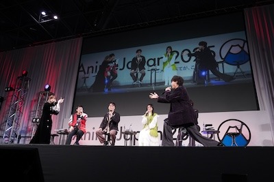「聖杯ジャンケン戦争」の決勝戦で普通にジャンケンをする花澤香菜と梶原岳人。