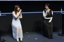 稲垣好（左）と富田美憂（右）。