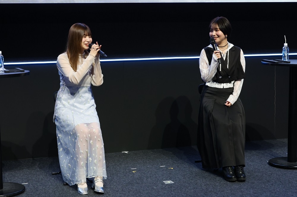 稲垣好（左）と富田美憂（右）。