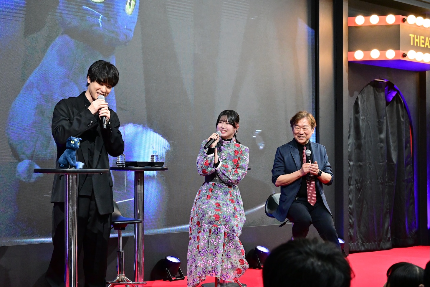 アニメ「暗殺者である俺のステータスが勇者よりも明らかに強いのだが」のトークイベントの様子。左から大塚剛央、水野朔、羽原信義監督。
