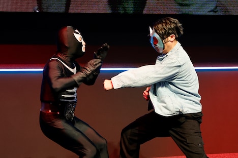 TVアニメ「東島丹三郎は仮面ライダーになりたい」のイベントより。