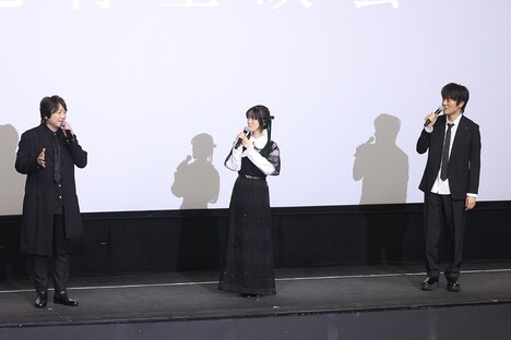 左から小野大輔、釘宮理恵、小林親弘。