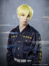 植田圭輔扮する松野千冬。