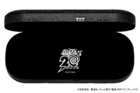 Zoffで販売されるアニメ「銀魂」コラボアイウェアに付属するメガネケース。