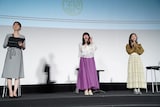 左から佐藤梨那アナウンサー、白砂沙帆、諸星すみれ