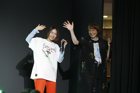 左から三瓶由布子、名塚佳織