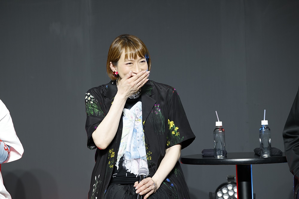 名塚佳織
