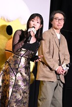 東山奈央（中央）