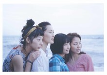 映画「海街diary」より (c)015吉田秋生・小学館／フジテレビジョン　小学館　東宝　ギャガ