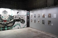 「少年ジャンプ＋展 JUMP PLUS 10TH ANNIVERSARY」より「怪獣8号」エリア (c)少年ジャンプ＋10周年/集英社