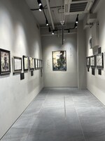 Déesse space caiman shibuyaで開催されている、出版記念展の様子