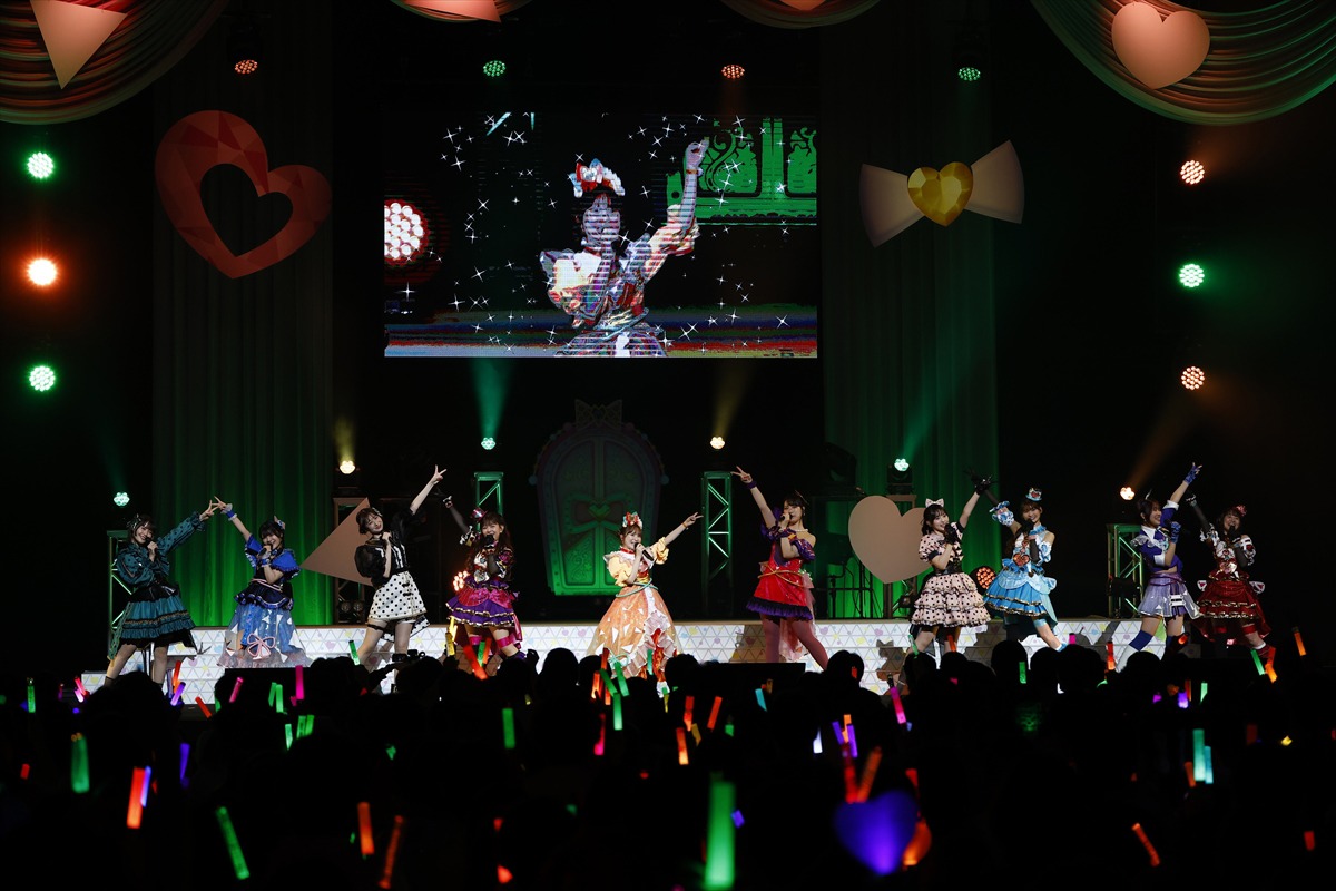 サクラ、タマキ、リンリン、チィ、Gaarmageddon、NonSugarによる「ネバギバラバー」