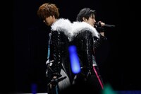 DARK NIGHTMARE。左からウシミツ役の鵜澤正太郎、大江戸シンヤ役の河合健太郎