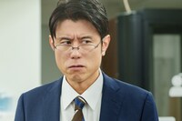原田泰造扮する沖田誠 (c)練馬ジム | LINEマンガ・2025 映画「おっパン」製作委員会