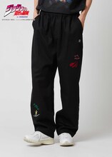 「戦う運命｜ルーズフィットチノパン」 (c)荒木飛呂彦／集英社・ジョジョの奇妙な冒険製作委員会