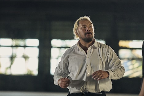 真壁刀義演じる藤野 (c)DMM TV