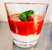 対象店舗で販売されるコラボドリンク「トマトとヨーグルトぎゃあああ」