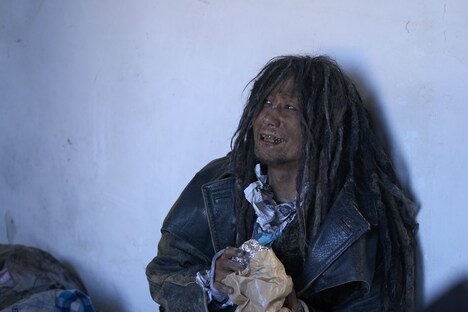 映画「岸辺露伴は動かない 懺悔室」より、戸次重幸演じるソトバ