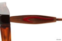 中野五月モデルのメガネ