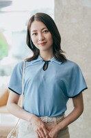 小島梨里杏演じる猪狩景子。景子は幼少期から姉の弘子に強い憧れを抱いている。