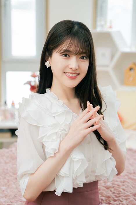 松村沙友理演じる川島杏里。東京の大手広告会社で働く会社員。とあるきっかけで弘子と出会い、意気投合する。