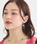 「ふたりはプリキュア イヤリング ブラック:美墨なぎさ(キュアブラック)モデル」着用イメージ