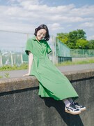 「つづ井さん」×「Re:poris」コラボアパレル「Everyday Happy One Piece」