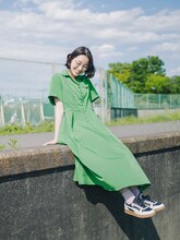 「つづ井さん」×「Re:poris」コラボアパレル「Everyday Happy One Piece」