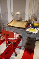 楳図かずおが使用していたデスクと椅子