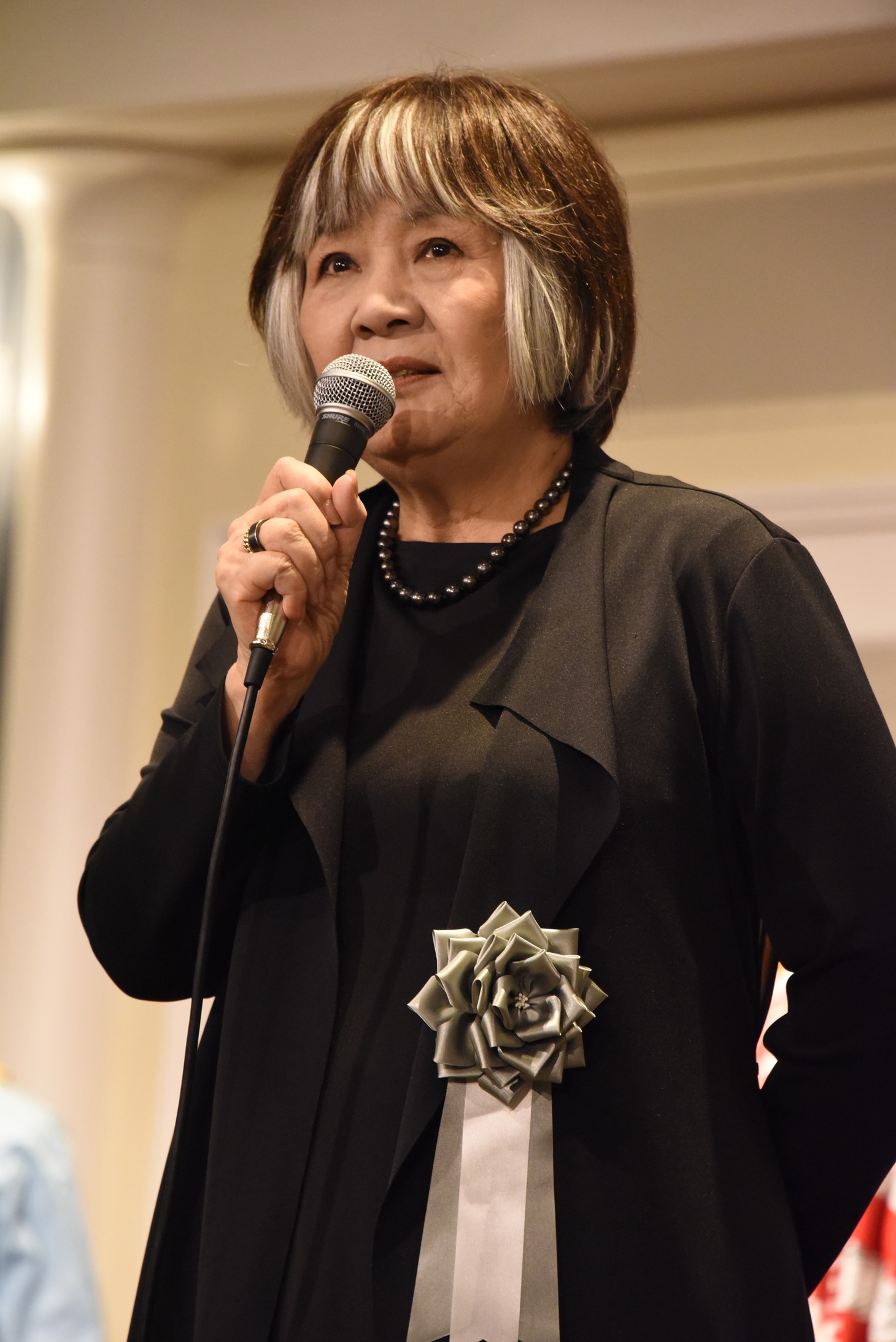 里中満智子