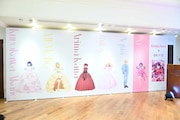 記者発表会場には、描き下ろしビジュアルも展示