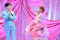 左から大塚剛央、高橋李依